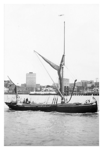 Rp05600 sailing barge - uk,
