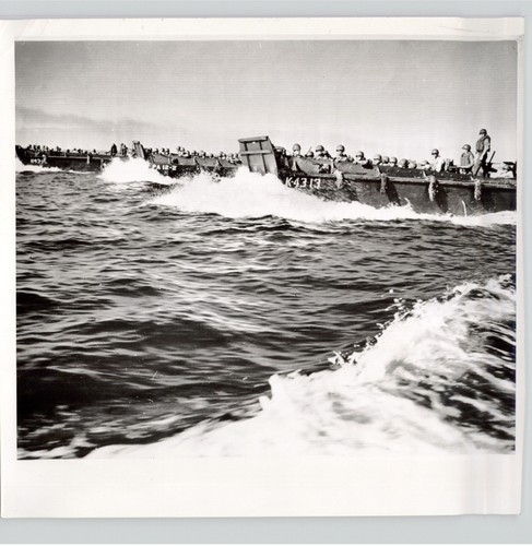 Troops landing barges - us,