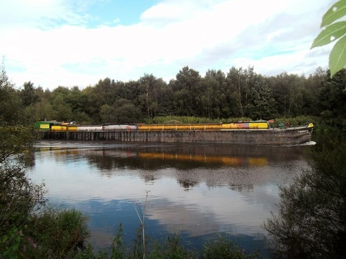 Photo humber barge heading - humber,