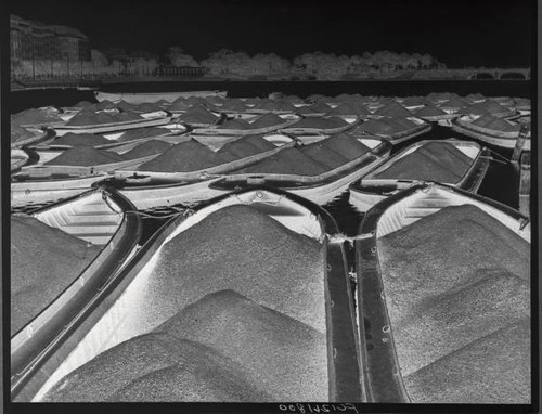 This big array coal barges - this,