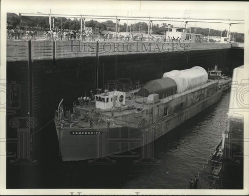 1962 press photo - 1962, barge