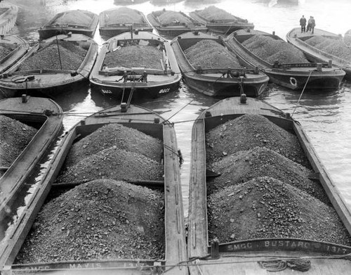 River barges full coal 1935 - full,