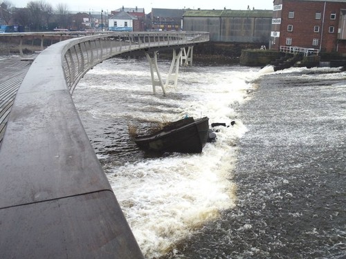 Photo the sunken - the, barge