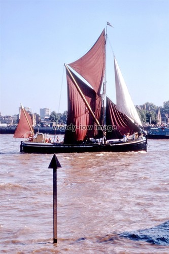Sq0330 sailing barge - uk,